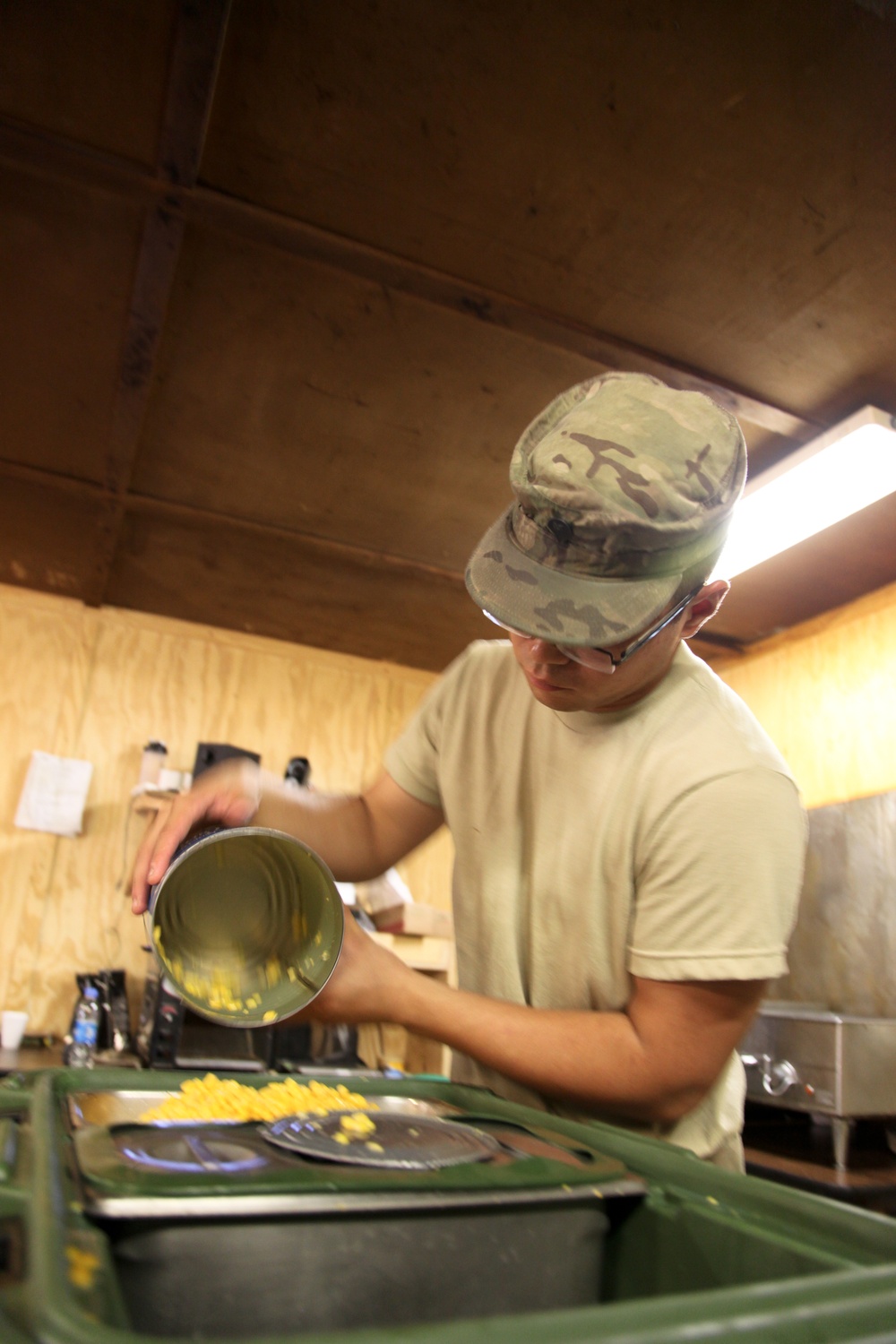 Soldiers prepare food