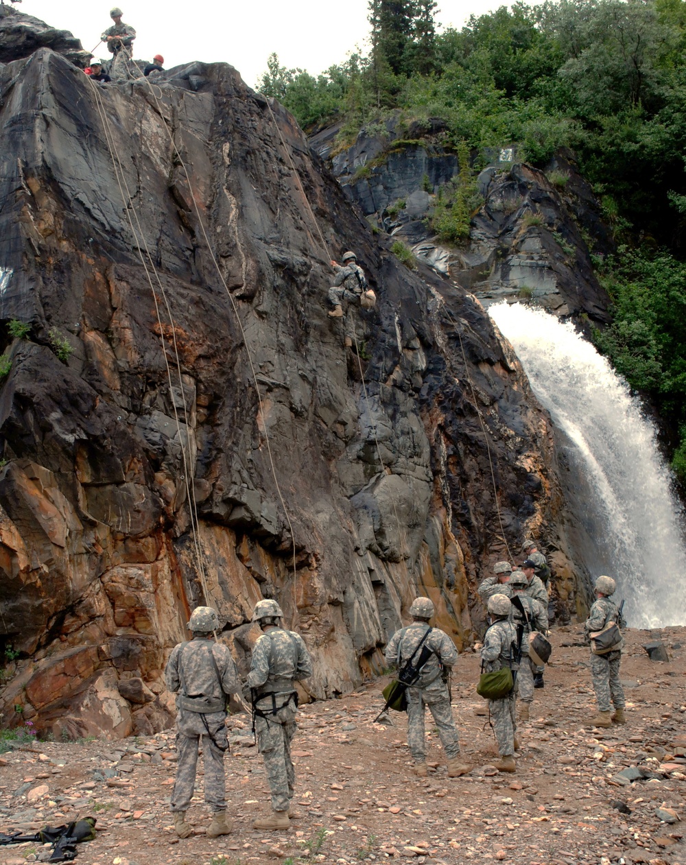 Soldiers and Cadets Attend Basic Mountaineering Course