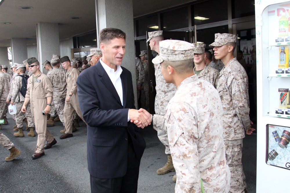 Assistant Secretary of the Navy for Manpower, Reserve Affairs visits MCAS Iwakuni
