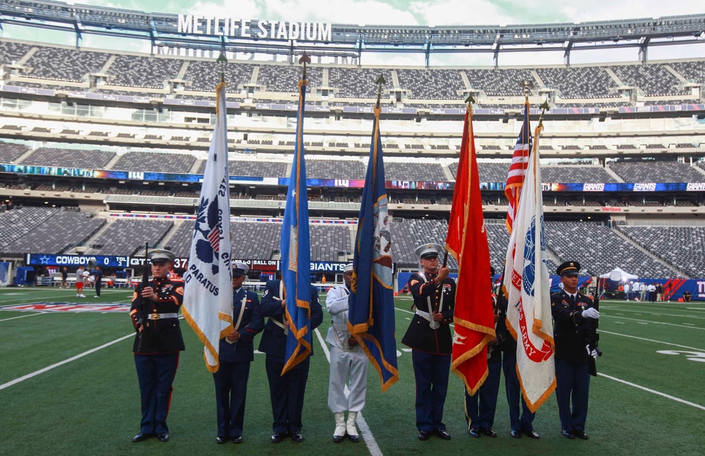 Marines unfurl flag at New York Giants opening game