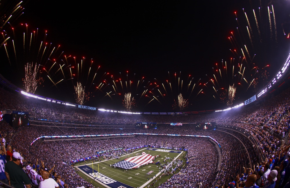 Marines unfurl flag at New York Giants opening game
