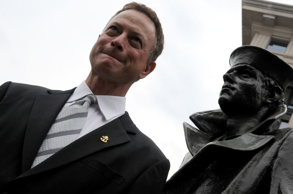 Gary Sinise named as honorary chief petty officer