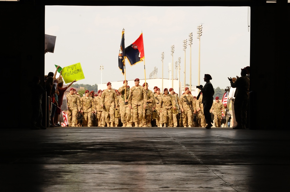 Paratroopers march home