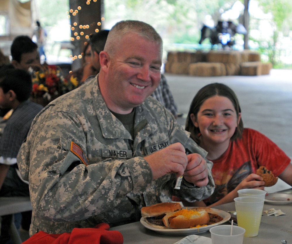 Texas aviators prepare for deployment with farewell ceremony