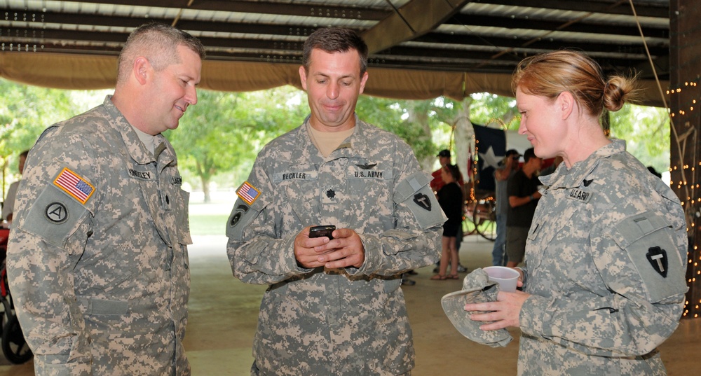 Texas aviators prepare for deployment with farewell ceremony