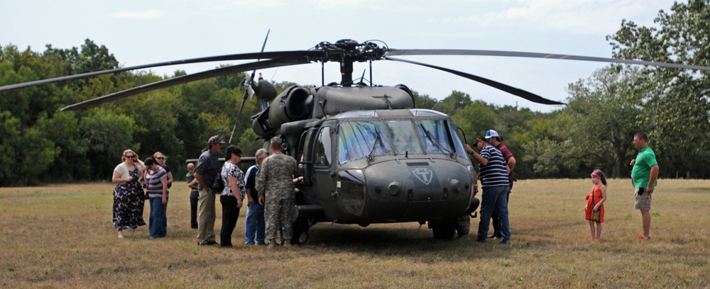 Texas aviators prepare for deployment with farewell ceremony