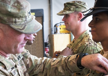 Chief Warrant Officer 2 Thalia Ramirez receives Air Medal