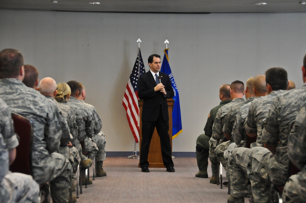 Governor gives praise to airmen