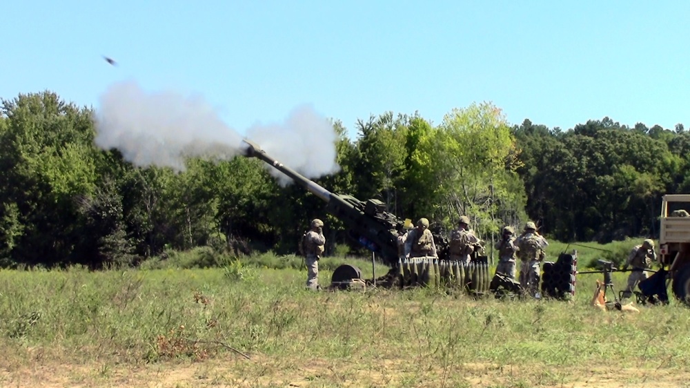 A, 2-320th Field Artillery trains with M777