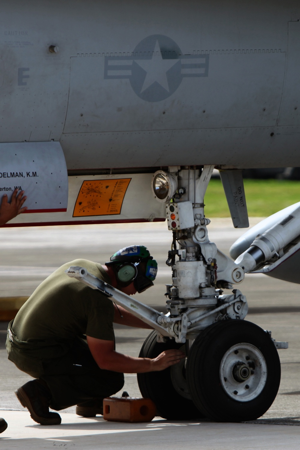 US Marine Fighter Attack Squadron 225 gears up for Valiant Shield 2012