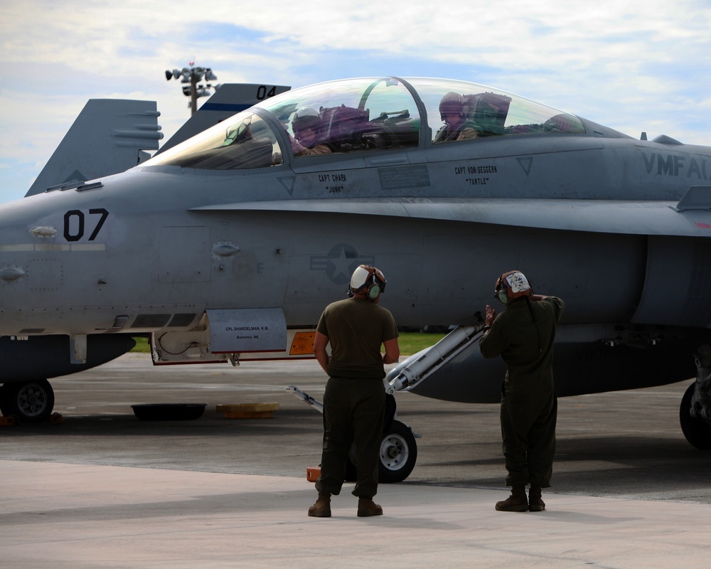 US Marine Fighter Attack Squadron 225 gears up for Valiant Shield 2012