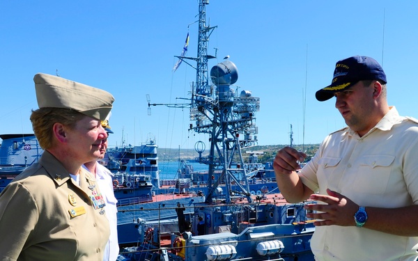 CNE-CNA fleet master chief meets Ukraineâ€™s first MCPON, tours naval facilities