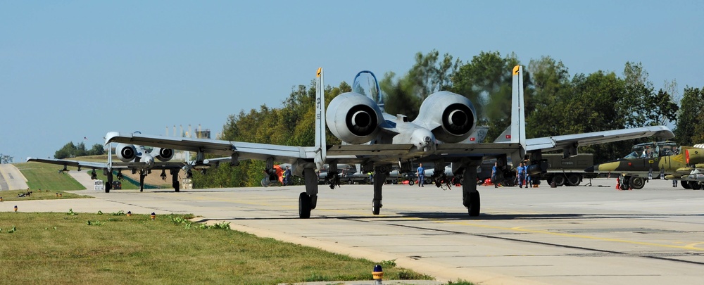 A-10s take off for CAS, FAC training mission