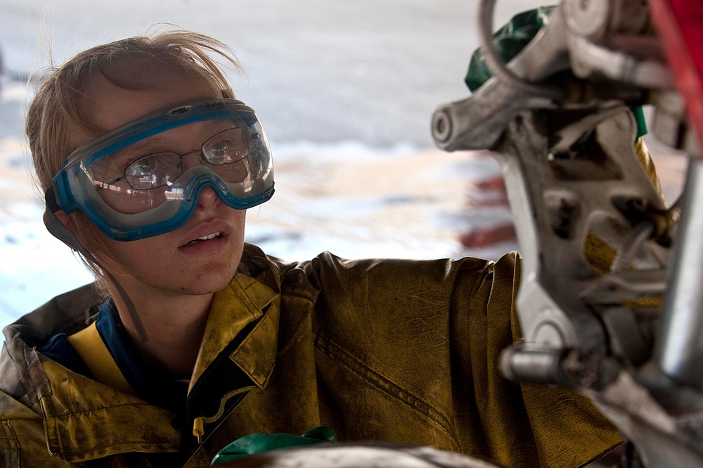 757th AMXS cleans aircraft