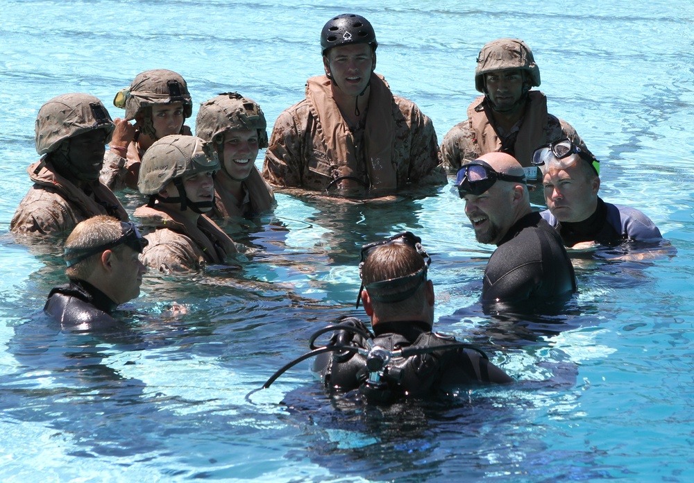 Marines of Fox Company completes egress training