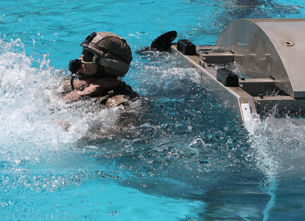 Marines of Fox Company completes egress training
