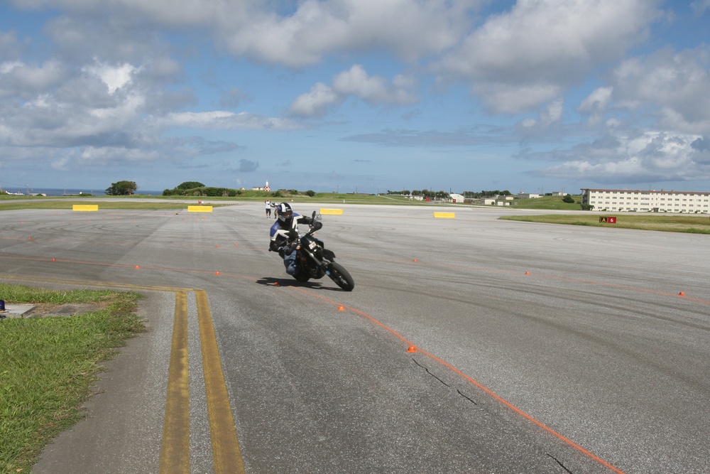 California Superbike School hosts advanced rider track day