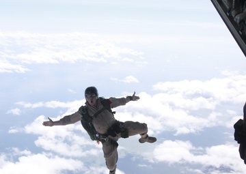 MARSOC Marines soar with 2nd MAW