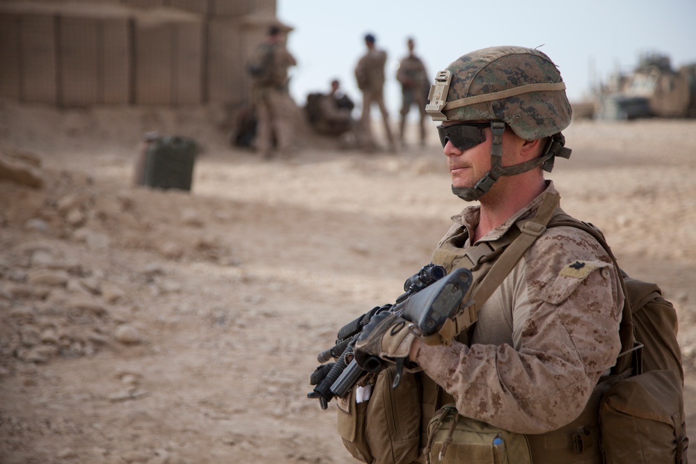 DVIDS - Images - Patrol in Sangin [Image 13 of 13]