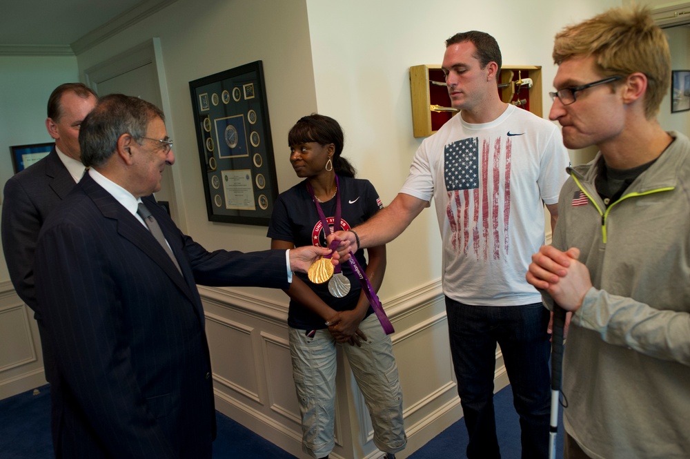 Paralympic athletes visit Pentagon