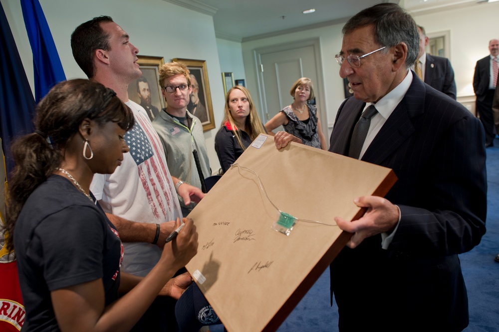 Paralympic athletes visit Pentagon