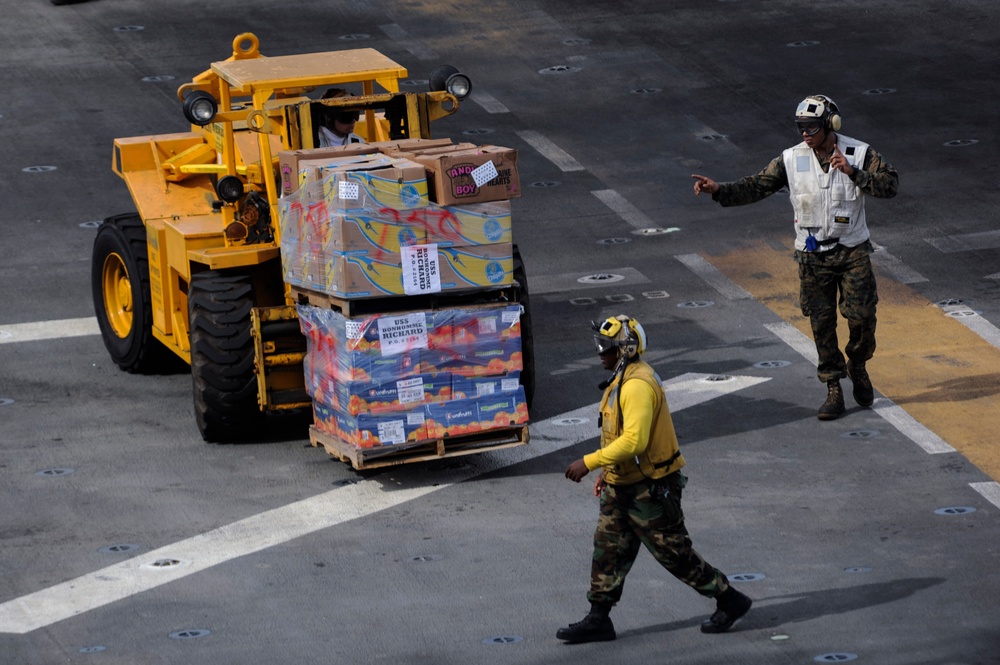 USS Bonhomme Richard replenishment at sea