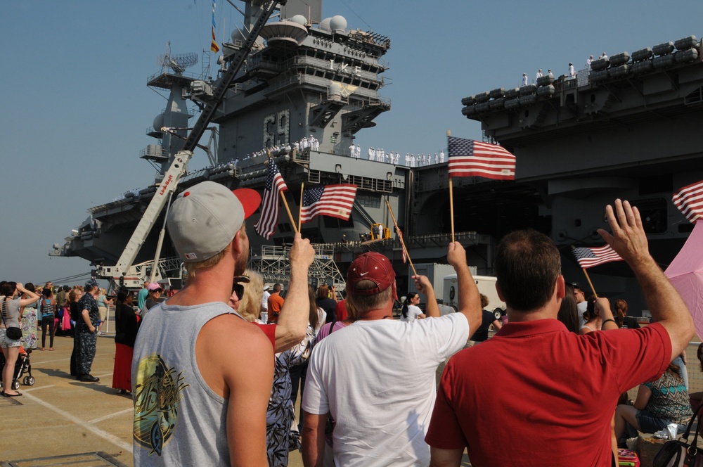 USS Dwight D. Eisenhower departs Norfolk