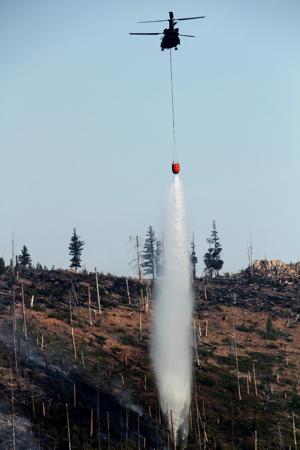 Soldiers battle wildfire