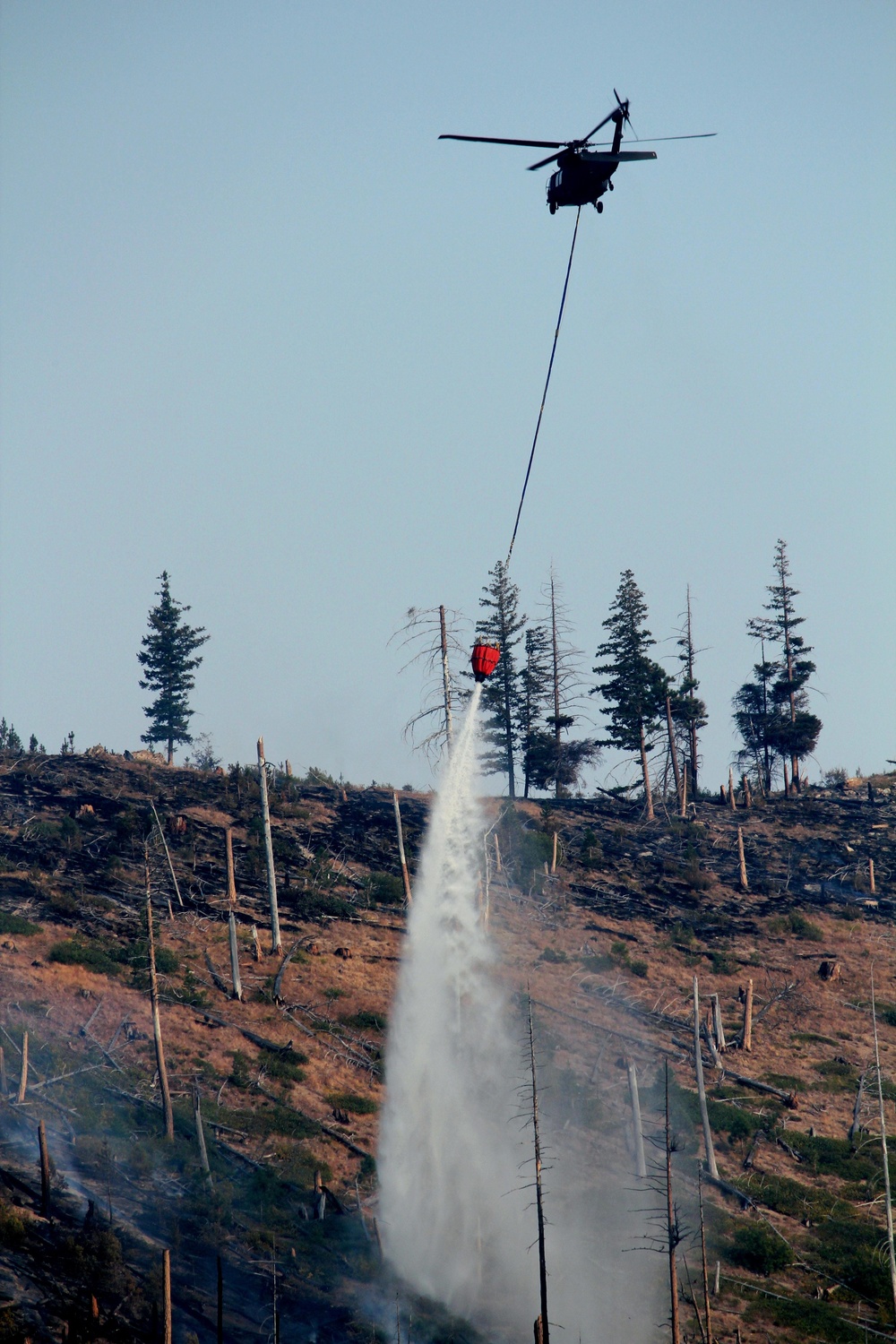 Soldiers battle wildfire