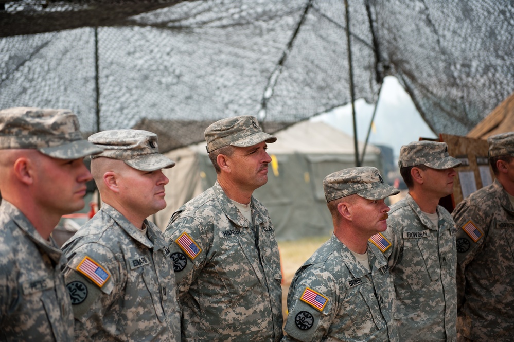 Governor Butch Otter visits Guardsmen