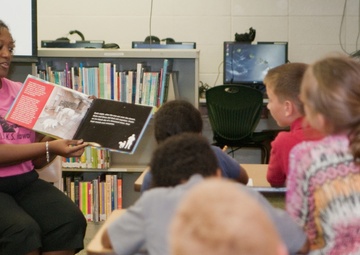 L.I.N.K.S. volunteers read to children at Mokapu Elementary School