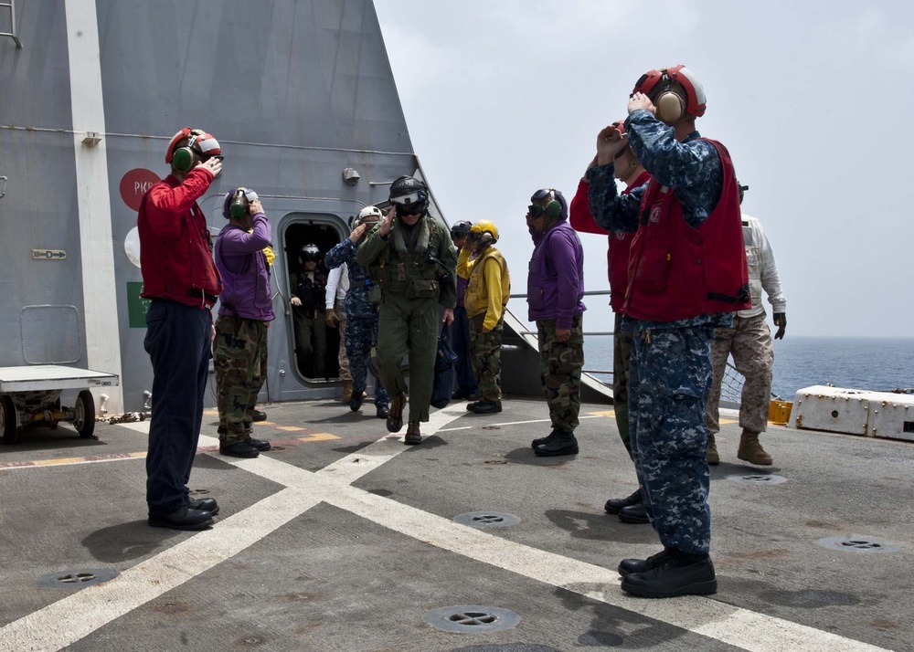Flight deck action aboard USS Abraham Lincoln