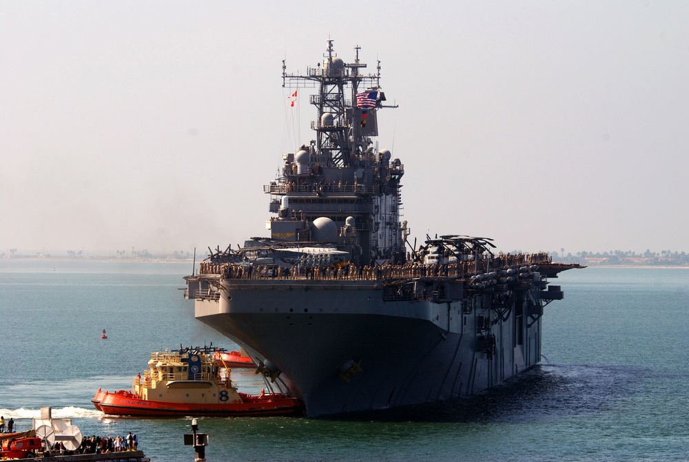 USS Peleliu departs San Diego