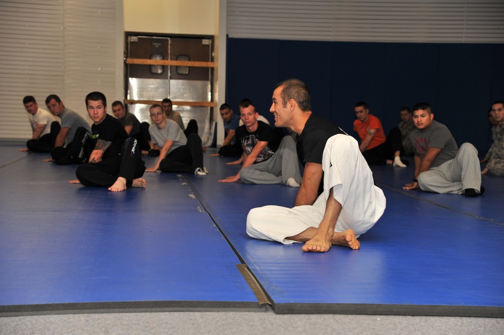 Airmen seek training from Gracie Legend