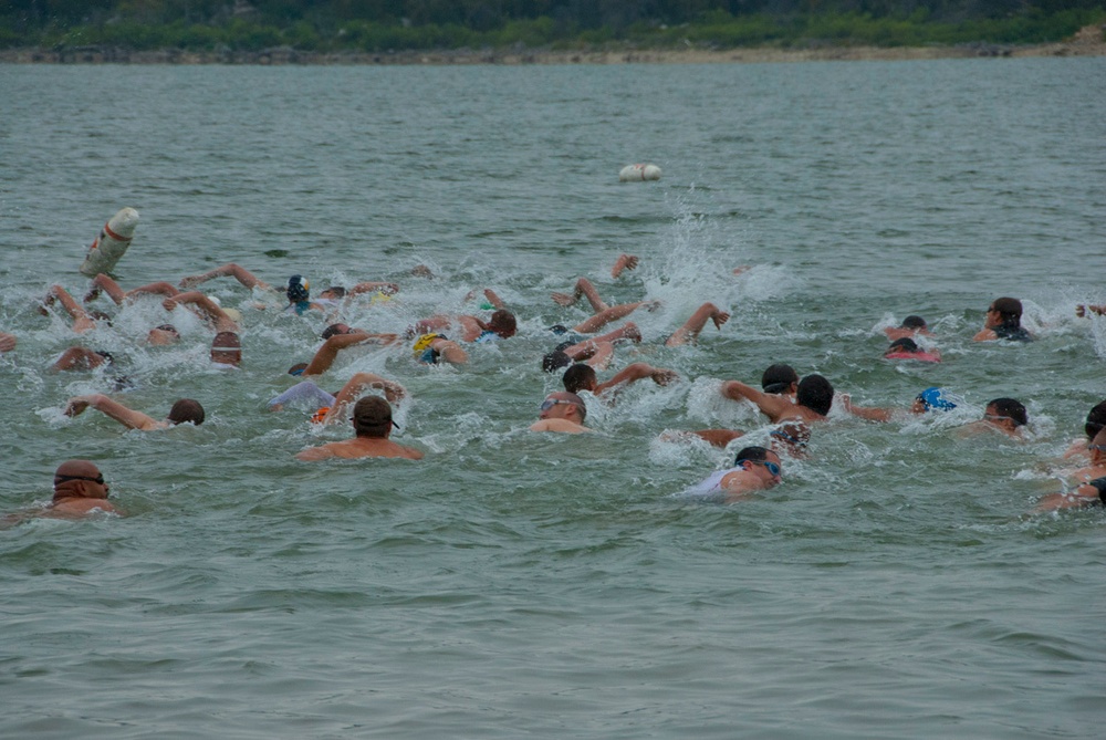 Despite threat of bad weather, many turn out for annual triathlon