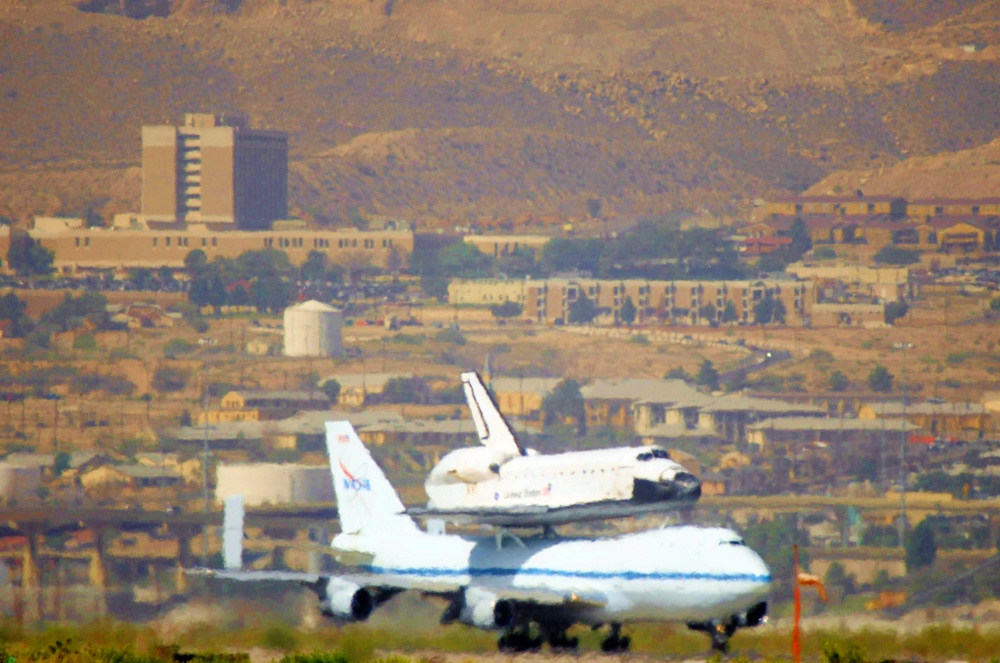 Space shuttle takes off to California