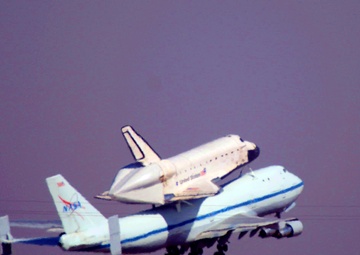 Space shuttle Endeavour lands at Fort Bliss
