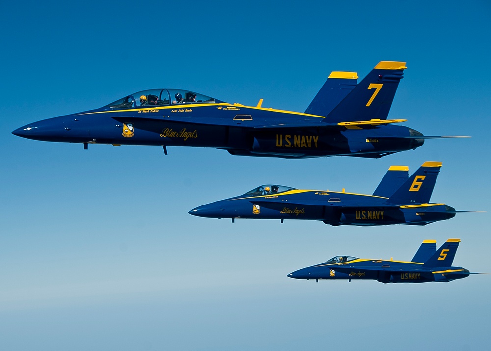 Altus AFB refuels Navy Blue Angels