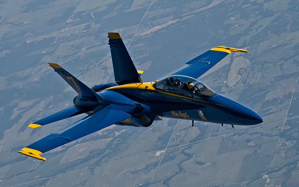 Altus AFB refuels Navy Blue Angels