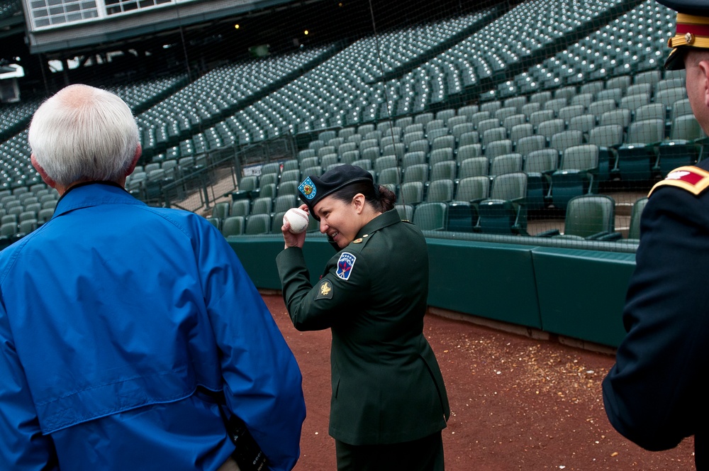Soldier re-ups at Mariners’ home plate