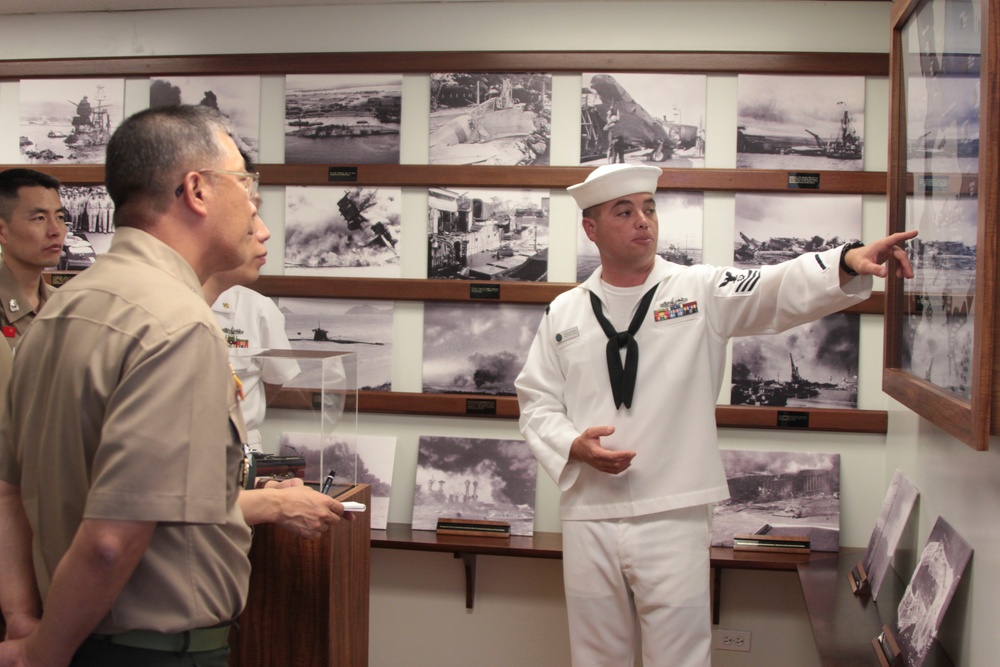 ROK Marine CMC visit to Pearl Harbor