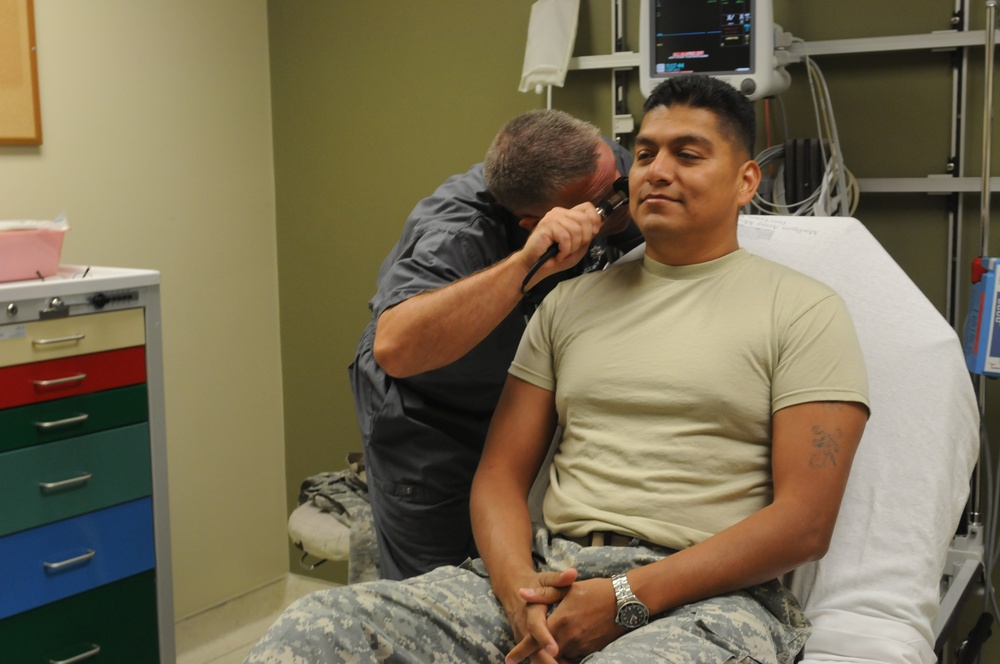 Army looks for new physician assistants