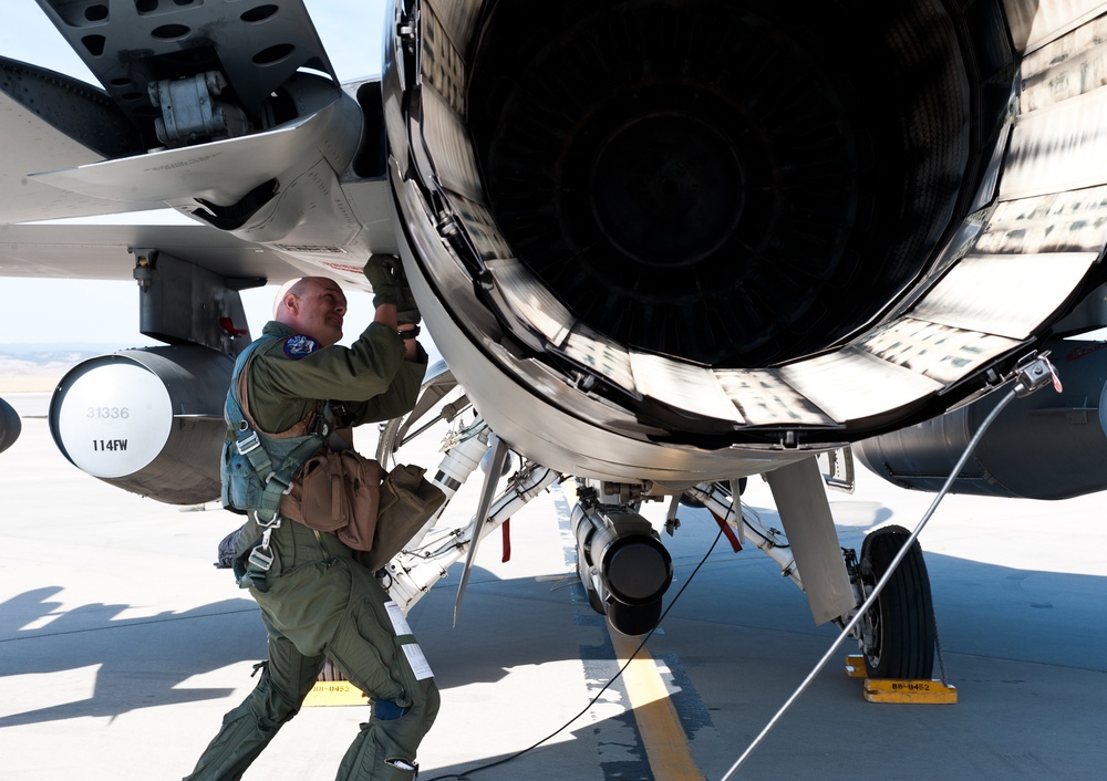Bones share the air with Lobos during exercise