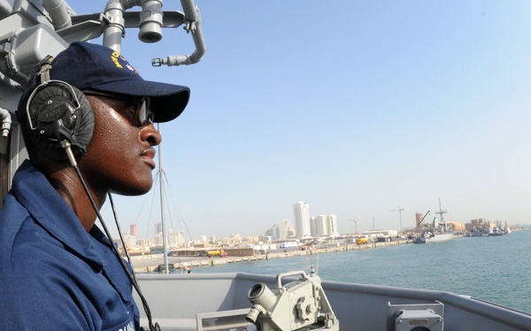 USS Warrior departs Mina Salman