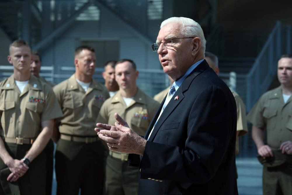 Khe Sanh Marines Pass Knowledge, Tradition to 22nd MEU Marines