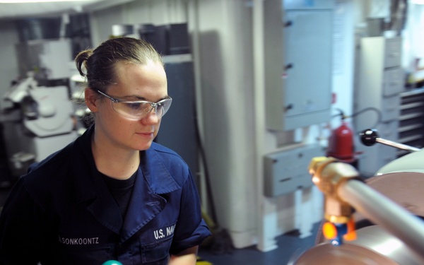 USS George H.W. Bush sailors perform maintenance