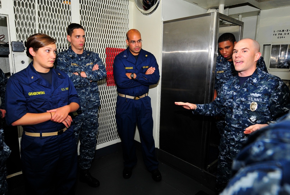 Midshipmen training aboard USS Peleliu