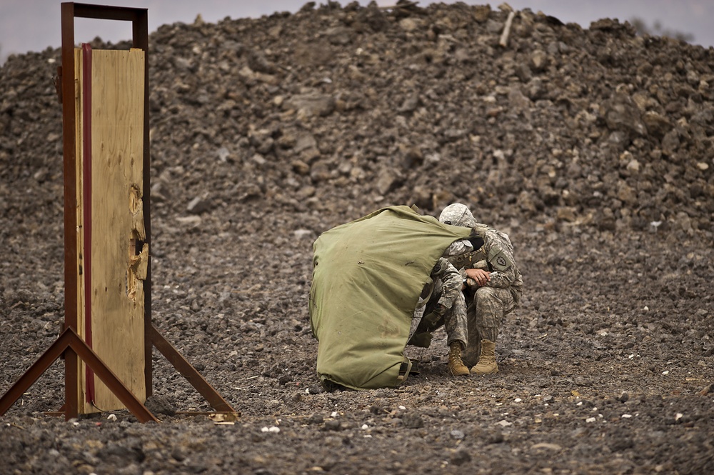 1-21 soldiers practice door breaching techniques with 66th Engineer Co.