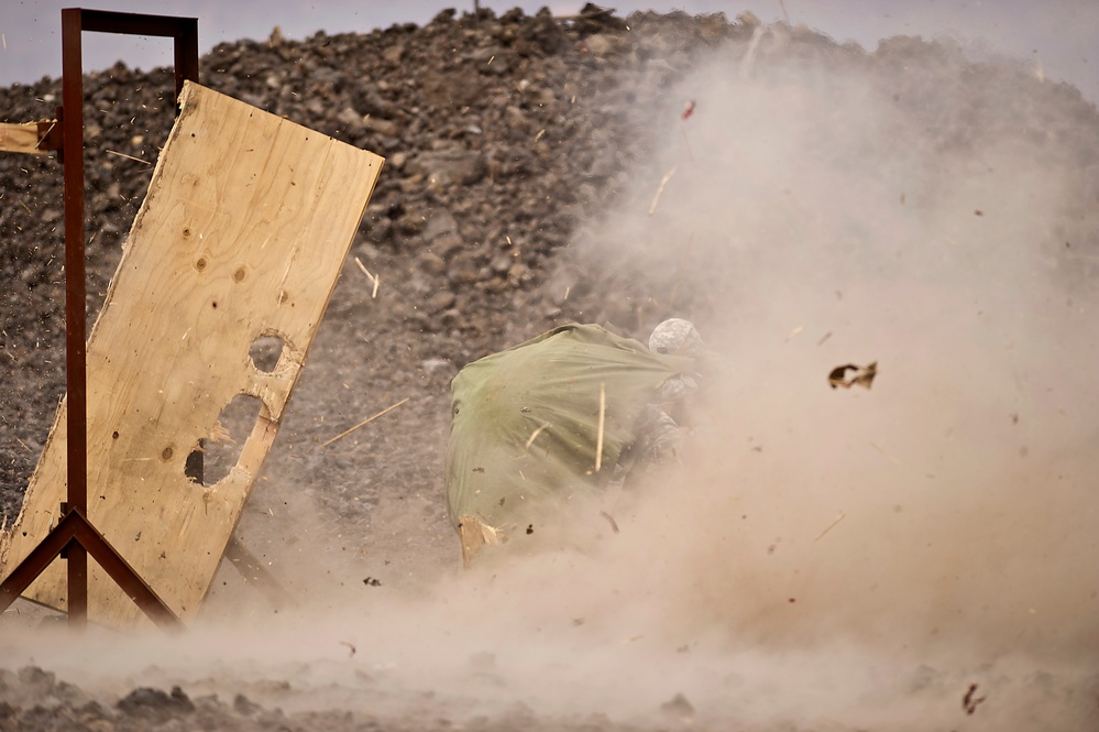 1-21 soldiers practice door breaching techniques with 66th Engineer Co.