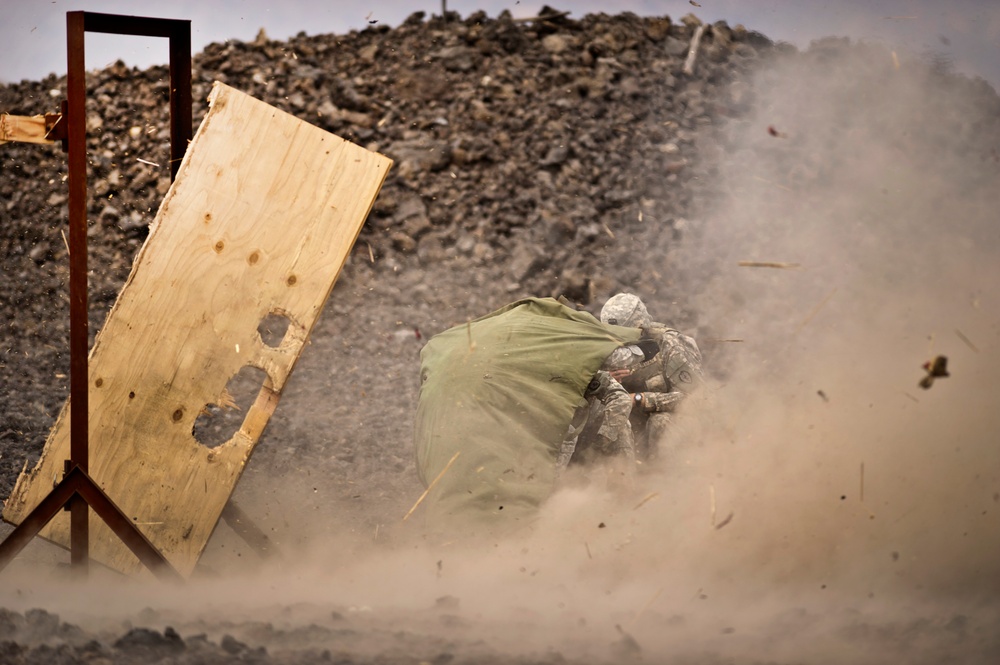 1-21 soldiers practice door breaching techniques with 66th Engineer Co.